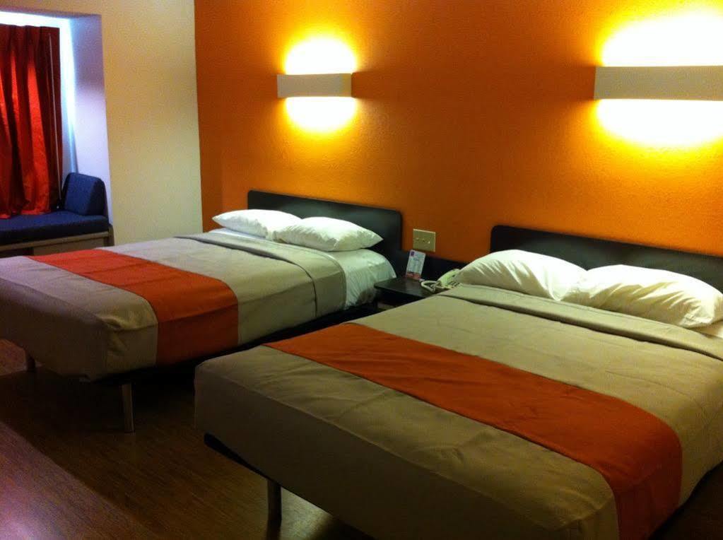 Motel 6 Indianapolis Carmel Dış mekan fotoğraf