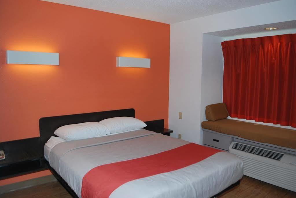 Motel 6 Indianapolis Carmel Dış mekan fotoğraf